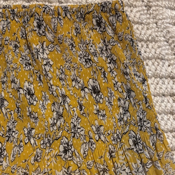 Max Studio Yellow and Black Floral A-Line Skirt - Picture 4 of 6